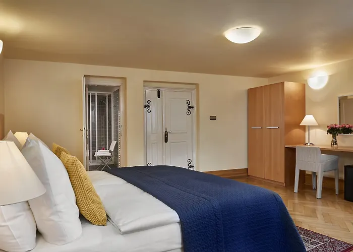 Mostecká 12 Hotel Praga