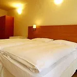 Mostecka 12 Hotel Prag