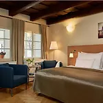 Mostecká 12 3* Praha