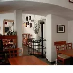 Mostecká 12