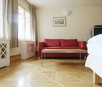 Mostecka 12 Prague