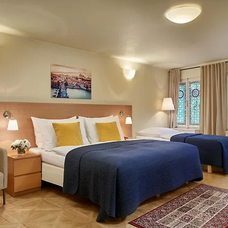 Otel Mostecka 12 3*