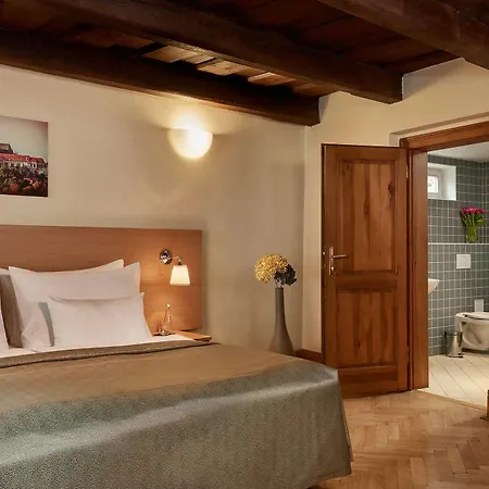 Mostecká 12 Hotel 3*
