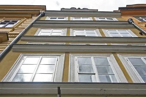 Mostecká 12 Hotel 3*